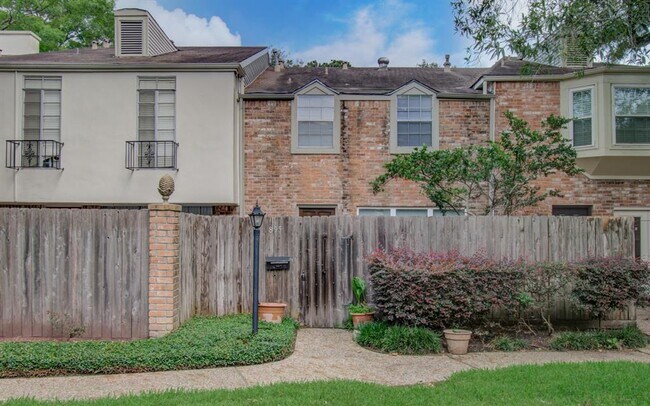 Foto del edificio - 895 Wax Myrtle Ln