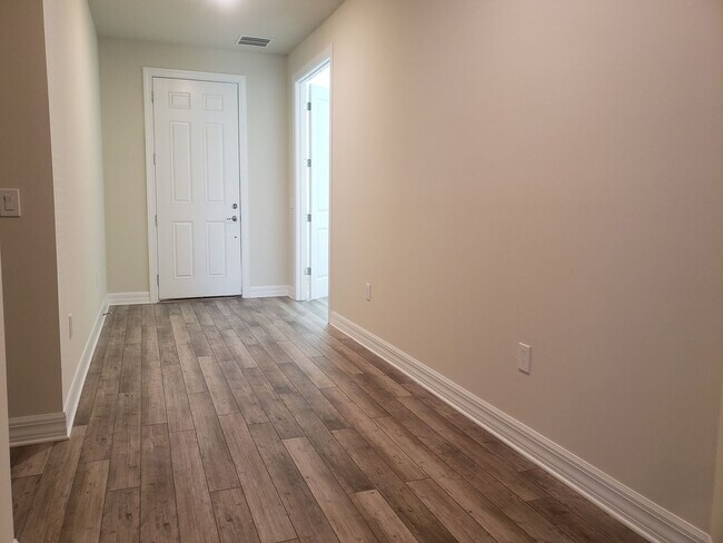 Foto del edificio - Spacious Cagan Crossings Home!