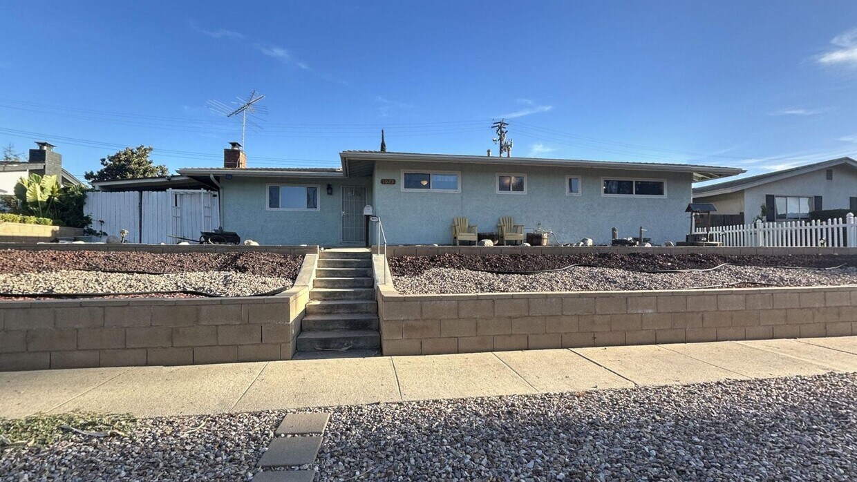 Primary Photo - HUGE PRICE REDUCTION! Charming 4 Bedroom 2...