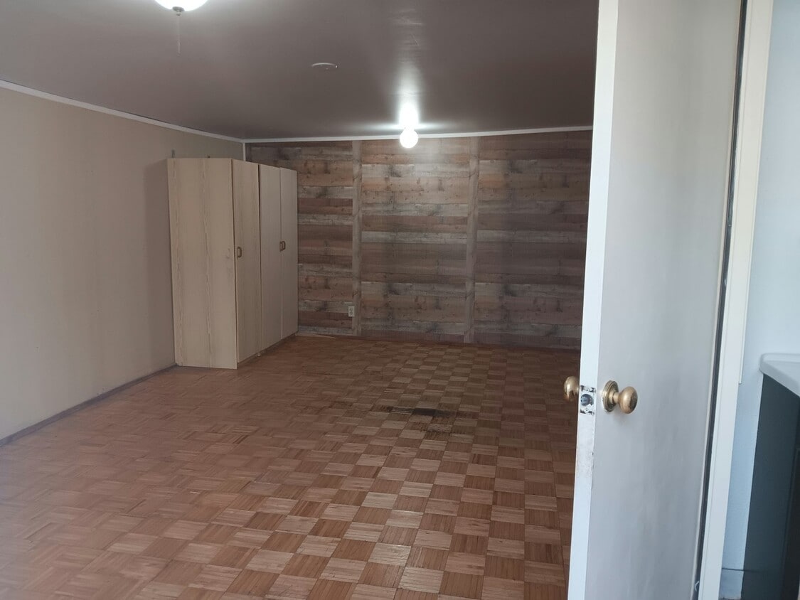 Building Photo - 8134 Adoree St