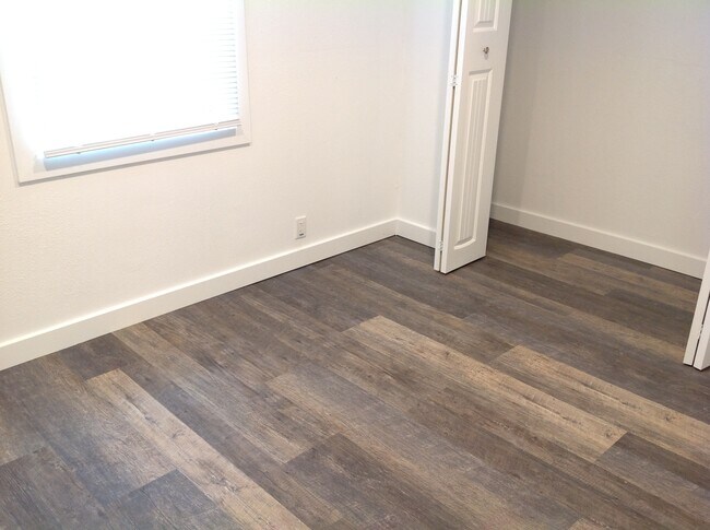 Foto del edificio - 8332 Loyal Way NW