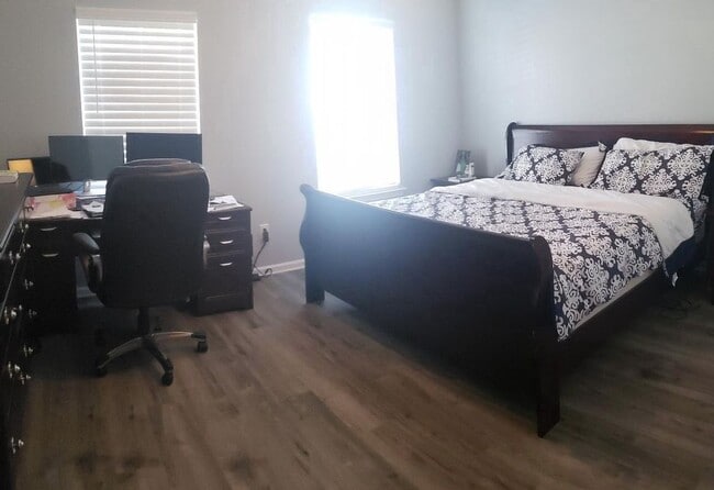 Building Photo - 156 Yorkshire Way