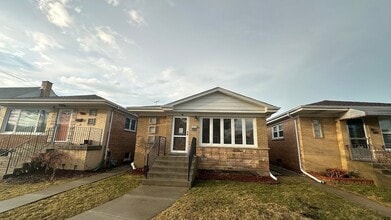 Building Photo - 7520 W Carmen Ave