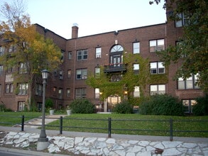 Building Photo - Cambridge Court