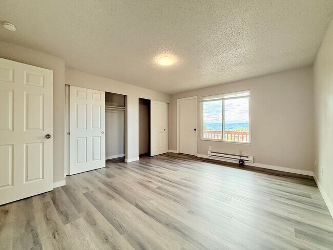Photo - 308 Summit Ave N (Kent, WA) Townhome