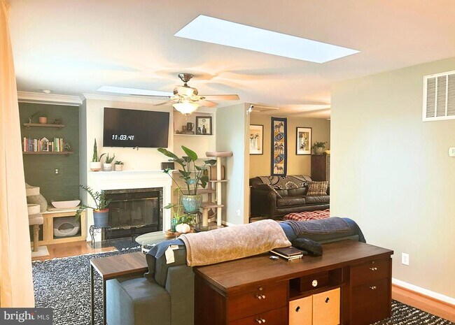 Foto del edificio - 12503 Toll House Rd