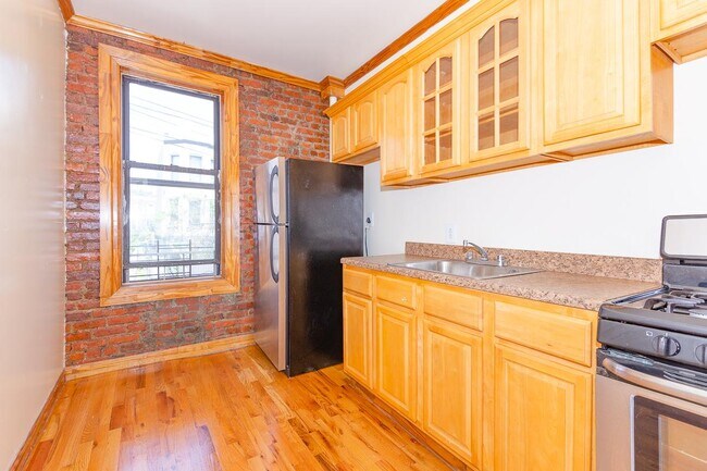 Building Photo - 1497 Carroll St