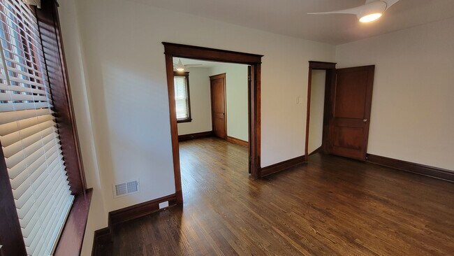 Foto del edificio - 5537 Holly Hills Ave