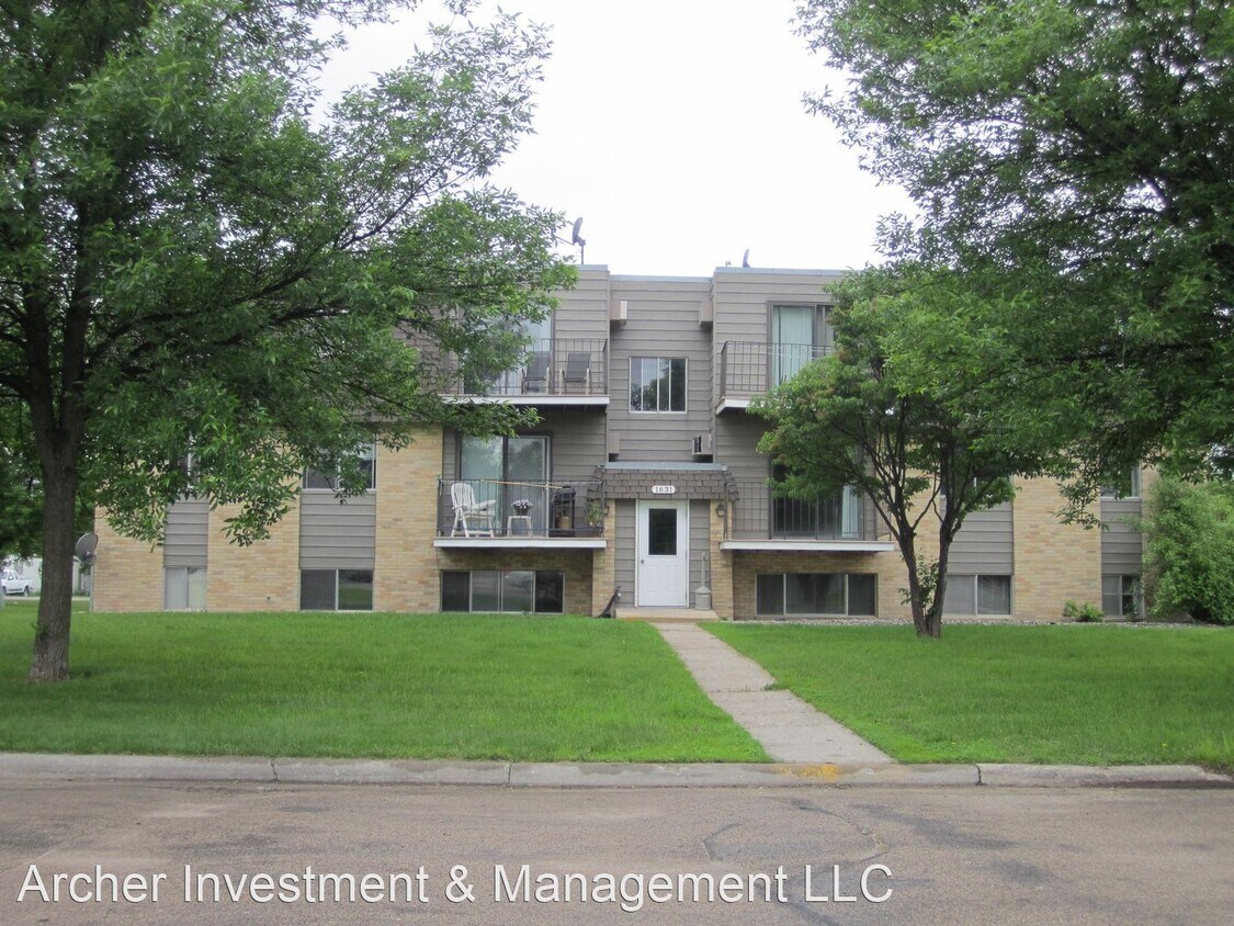 Foto principal - 1631 8th St N