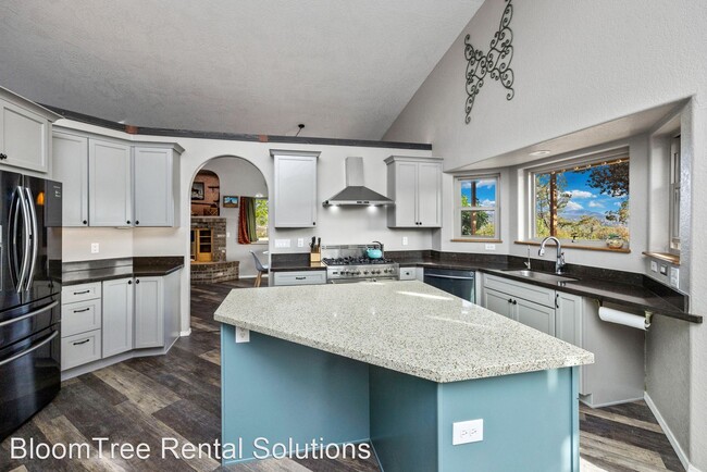 Building Photo - 4 br, 3 bath House - 1514 Eagle Crest Drive