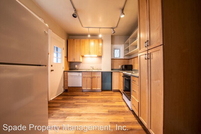 Building Photo - 2 br, 1 bath House - 1126 Chew St.