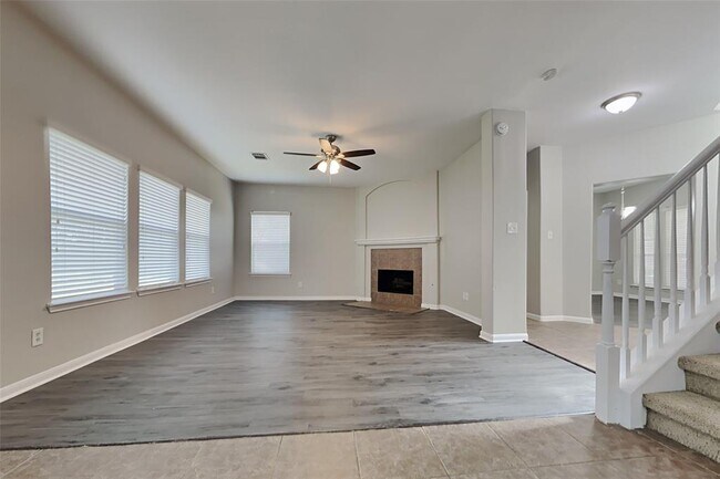 Foto del edificio - 2831 Wild Oak Park Dr