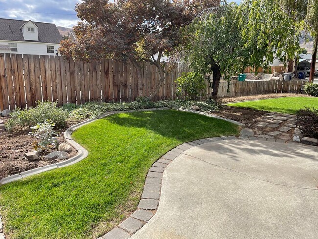 Foto del edificio - Charming 3-Bed, 2-Bath Home for Rent – Gre...