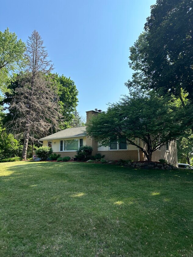 Primary Photo - 1395 Lone Oak Rd