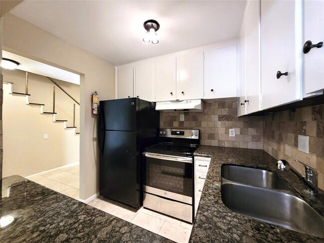Building Photo - 5123 Del Monte Dr