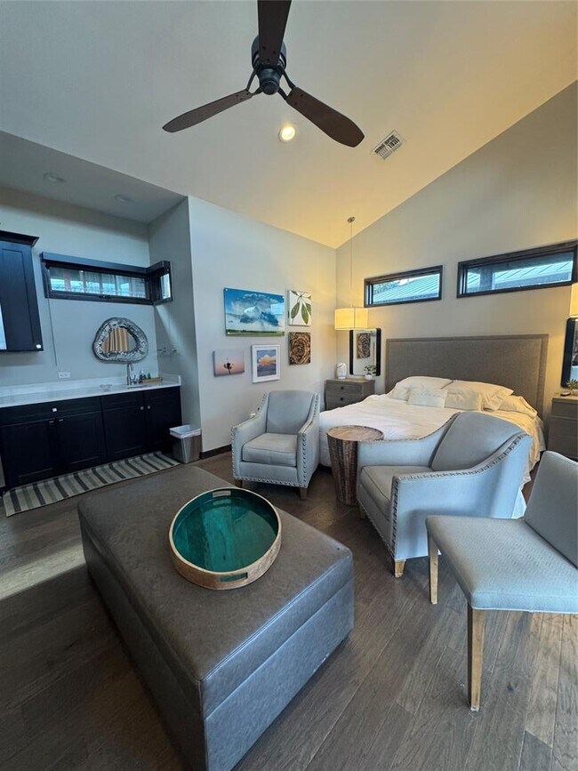 Foto del edificio - 2113 Barbaro Way