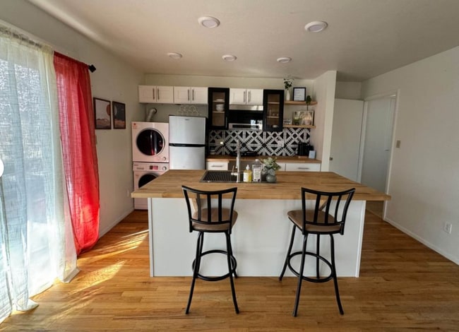 Building Photo - 2414 Ceresa Ln