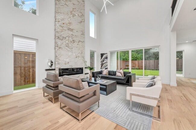 Foto del edificio - 3731 Cortez Dr