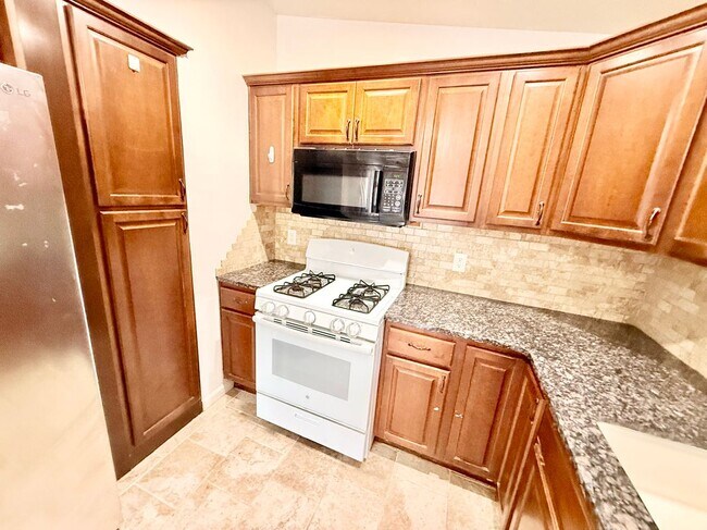 Foto del edificio - 30 Kayron Dr