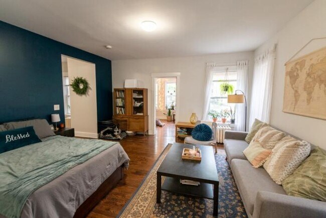 Building Photo - 1 bedroom in CHICAGO IL 60626