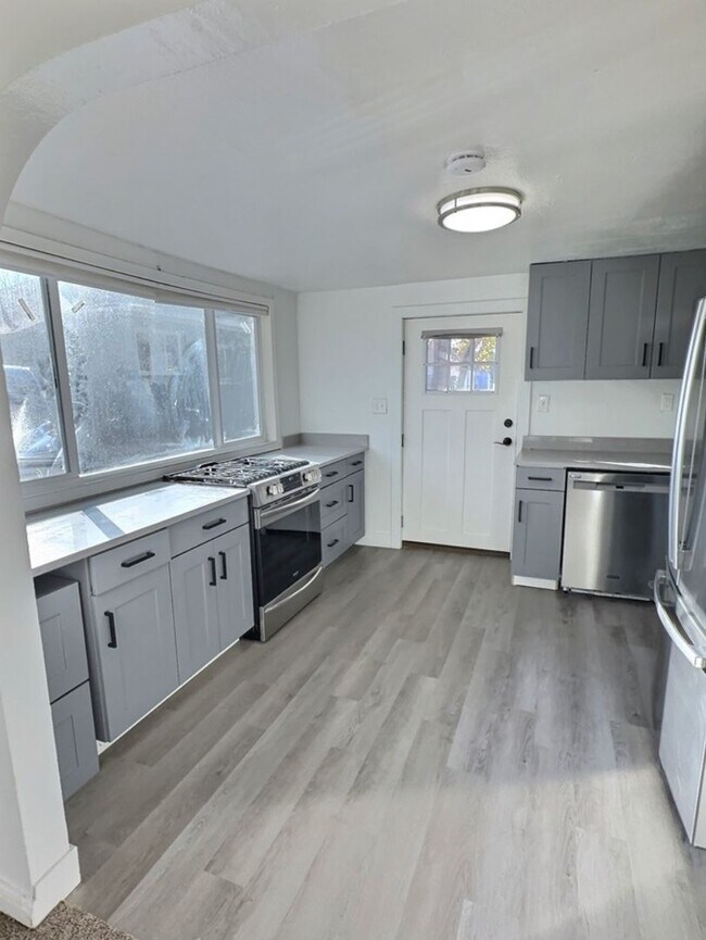 Foto del edificio - Charming 1-Bedroom Apartment near Downtown Ogden!