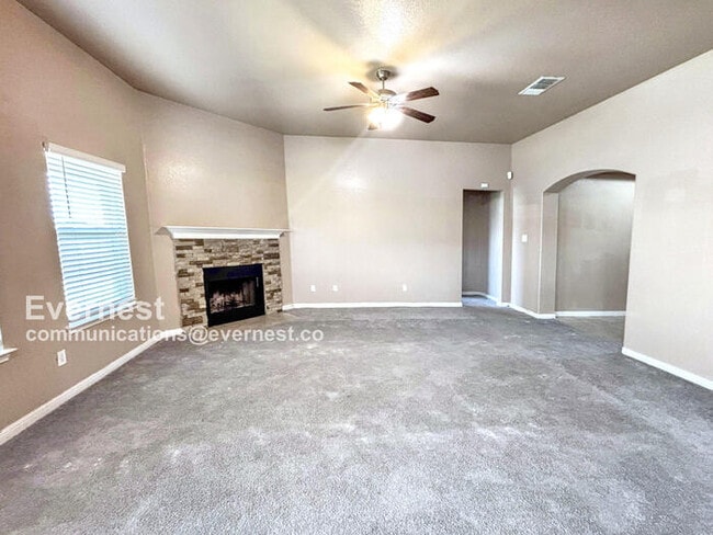 Building Photo - 501 W Vega Ln