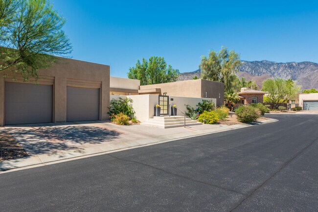 Building Photo - 1615 Savvy Ct