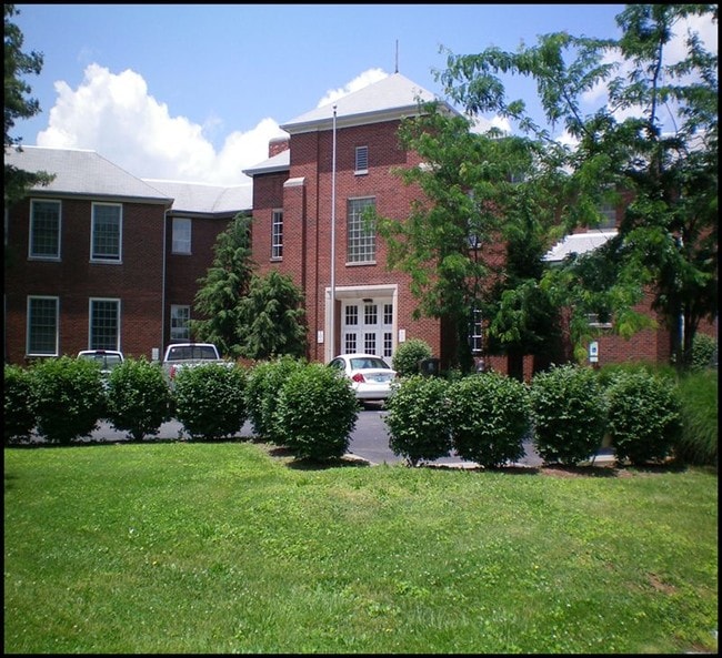 Building Photo - 471 Price Rd