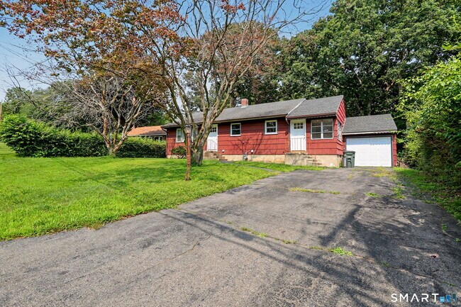 Building Photo - 115 Forestview Rd