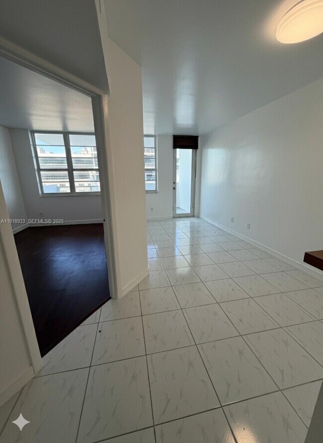 Foto del edificio - 100 Lincoln Rd