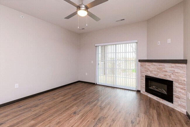 Foto del edificio - $1,350 | 1 Bedroom, 1 Bathroom Condo | No ...