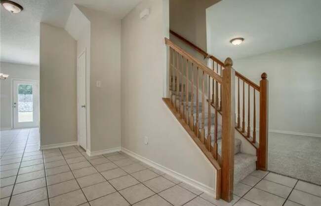 Building Photo - 726 Oak Hollow Ln