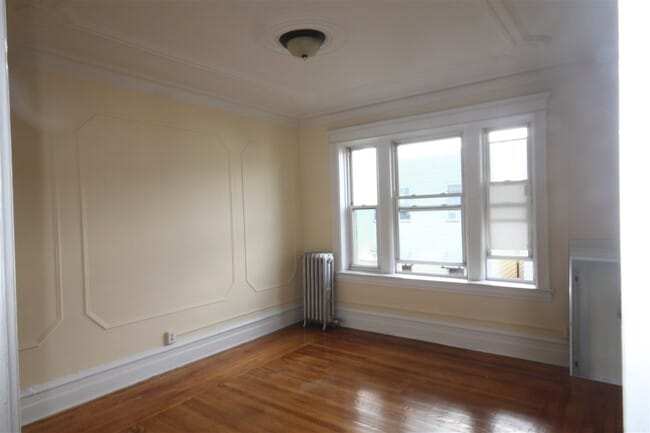 Building Photo - 157-159 Van Reipen Ave