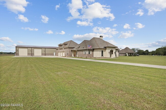 Building Photo - 2052 Main Hwy