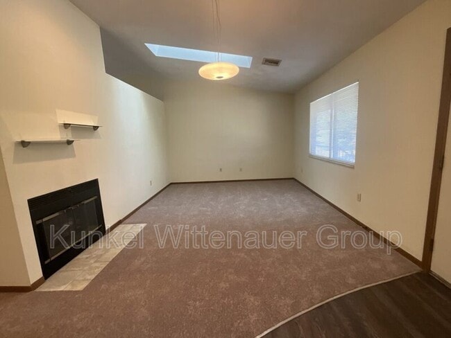 Building Photo - 166 Eagle Ridge