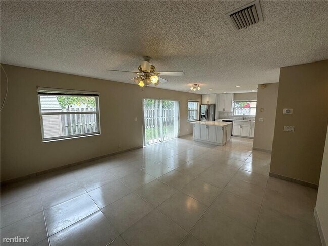 Building Photo - 3 br, 2.5 bath House - 4531 NW 60th Ln