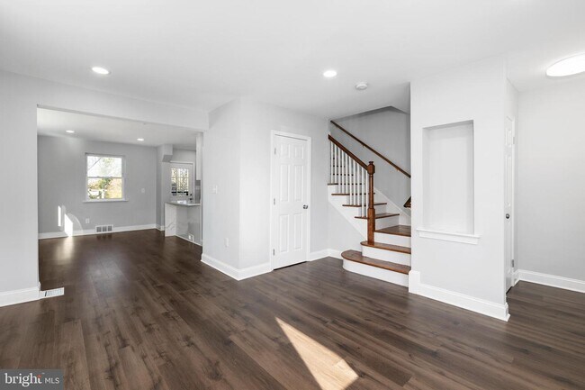 Foto del edificio - 3964 Ames St NE