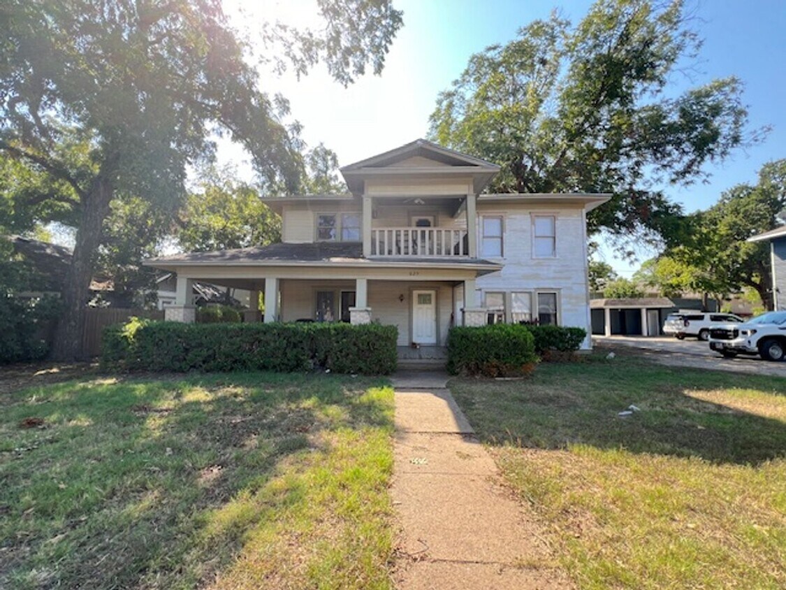 Photo - 625 W. Hickory