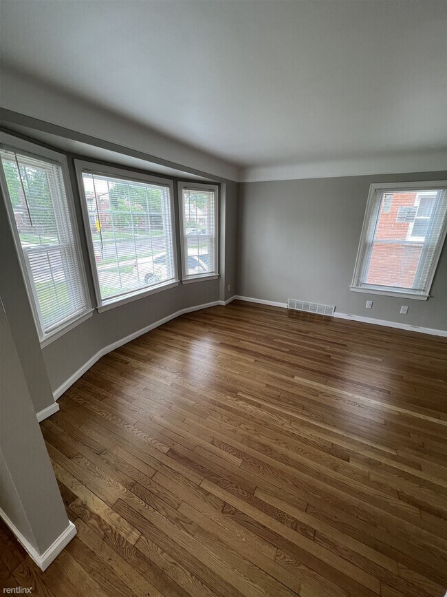 Foto del edificio - 3 br, 1 bath House - 17630 Huntington Road