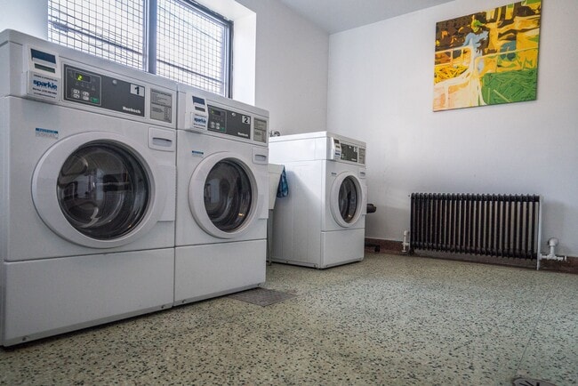 Building Photo - 612 Dawes Rd