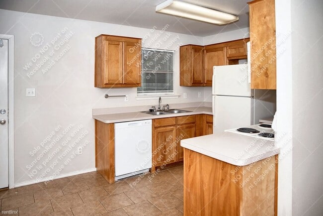 Building Photo - 3 br, 2 bath Duplex - 117 Stewart Bend Ct B B