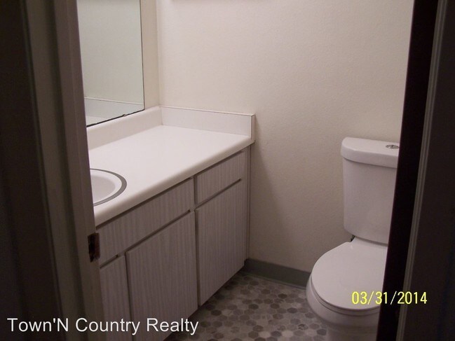 Building Photo - 2 br, 1.5 bath House - 19100 Creekside Pl.