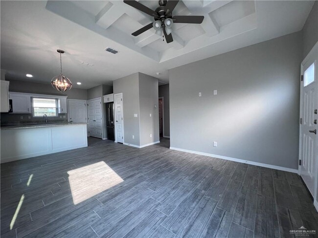 Building Photo - 23 Red Bud Dr