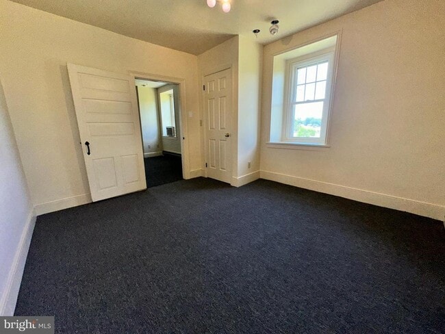 Building Photo - 224 Detweiler Rd
