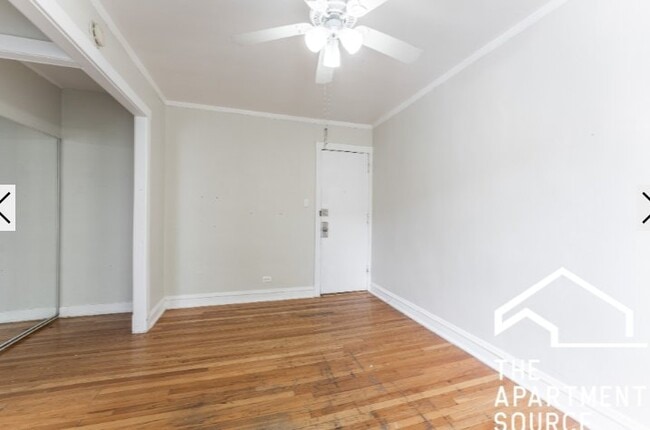 Building Photo - 3265 W Wrightwood Ave