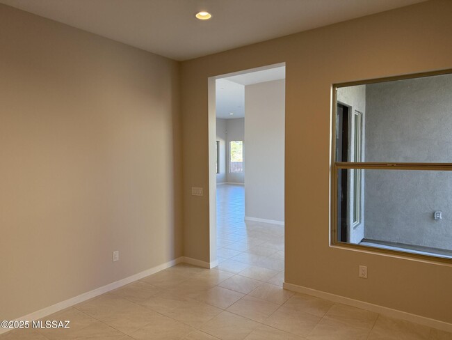 Building Photo - 5981 East Calle Agua Verde