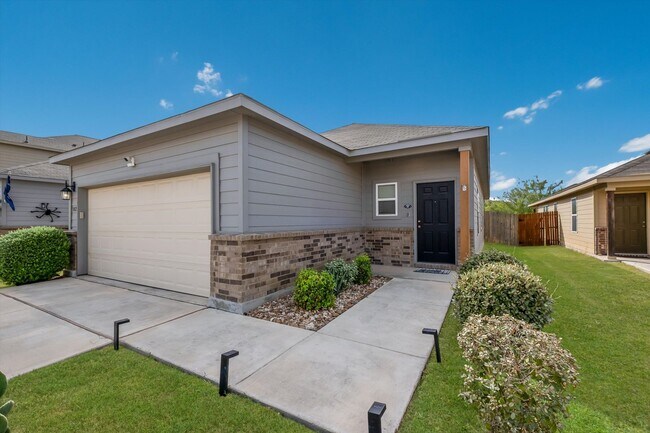 Foto del edificio - Well-Maintained Home with Modern Conveniences