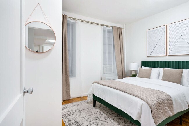 Foto del edificio - 319 E 109th St