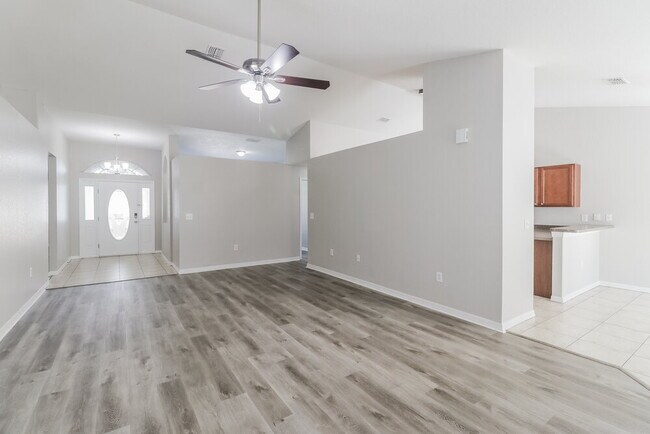 Foto del edificio - 7252 Sherman Hills Blvd