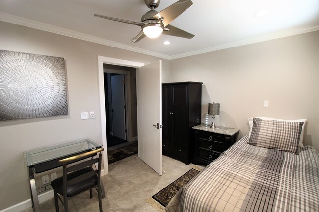 210 Bryant St Unit 216, Palo Alto, CA 94301 Condo for